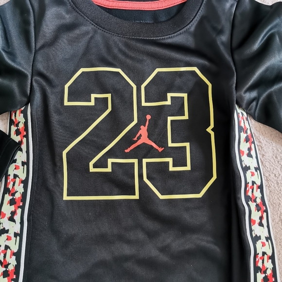 2/60 Jordan little girl sweater dress 4t - Picture 5 of 11